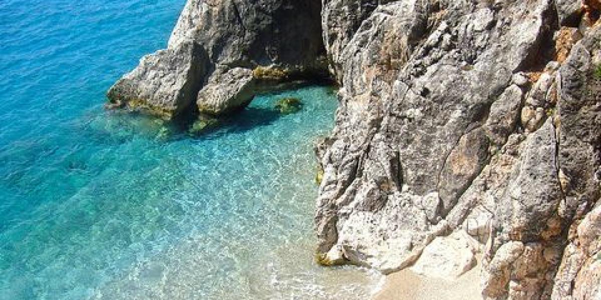 Sarandë, Butrint & Blue Eye Escape