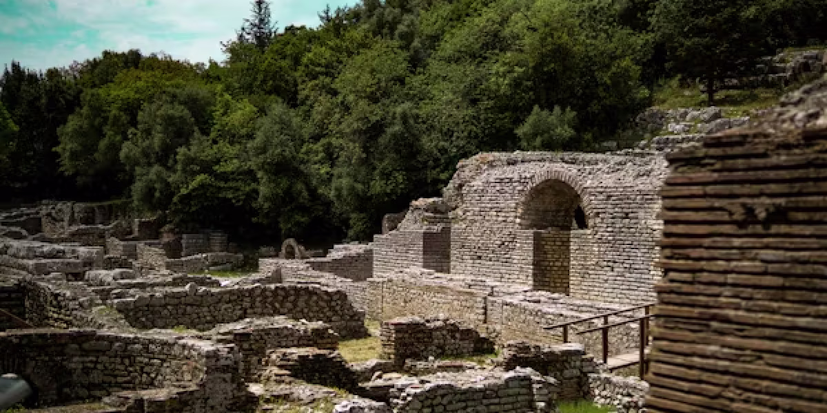 Sarandë, Butrint & Blue Eye Escape